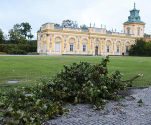 Park wilanowski zamknięty po burzy w Warszawie