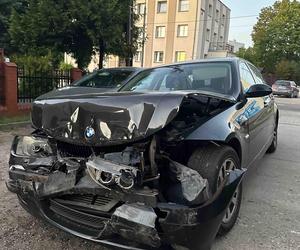 Pijany policjant w BMW staranował mercedesa