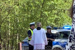 Policja przyjechała na sygnale do kościoła. Proboszcz negocjował, przemówił do wiernych