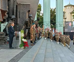 81. rocznica Powstania Warszawskiego. Uroczystość na pl. Krasińskich