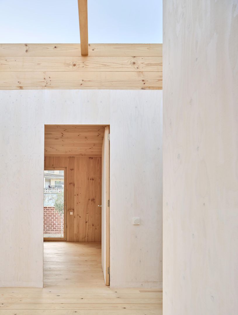 Residential Building near Barcelona by Àgora Arquitectura