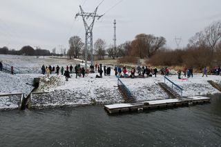 Lubelskie morsy wskoczyły do wody! „To banda cudownych wariatów”