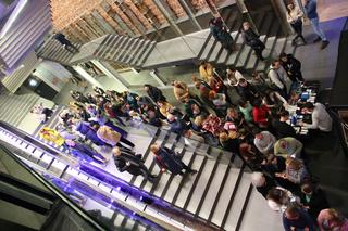 Nocne zwiedzanie Beksińskiego