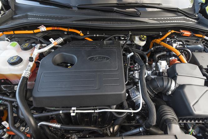 Ford Kuga 2.5 Plug-In Hybrid 225 KM eCVT FWD ST-Line