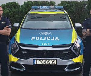 Niebywała odwaga policjantów. Wynieśli z płonącego budynku niepełnosprawnego mężczyznę!