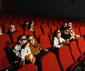 QUIZ. W tym tytule filmu brakuje... koloru! Uzupełnisz?