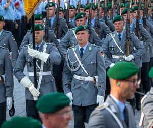 Hitlerowskie saluty i rasizm w Bundeswehrze. Niemcy wyrzucają żołnierzy za ekstremizm