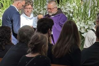 Szymon Hołownia na pogrzebie Stanisława Sojki