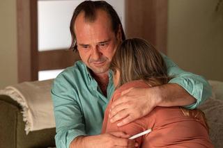 	Barwy szczęścia, odc. 2947. Aldona (Elżbieta Romanowska), Borys (Jakub Wieczorek)