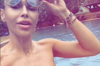 Doda poplątała sobie biust