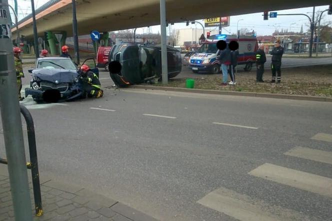 Wypadek na Jagiellońskiej. Trzy osoby badane przez ratowników medycznych