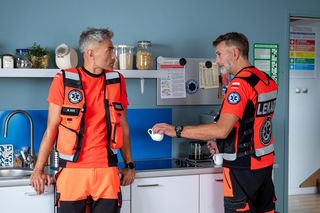 Na sygnale, odc. 660. Wiktor Banach (Wojciech Kuliński), Benio (Hubert Jarczak)