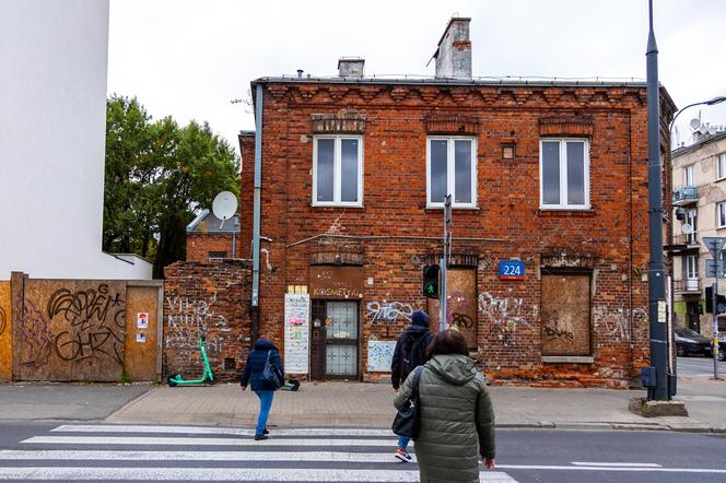 Piekarnia Rajcherta w Warszawie – od strony przejścia dla pieszych