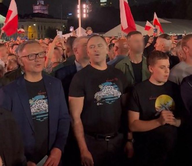 Karol Nawrocki śpiewa (nie)zakazane piosenki