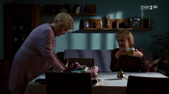 M jak miłość, odc. 1457. Barbara (Teresa Lipowska), Kisielowa (Małgorzata Różniatowska)