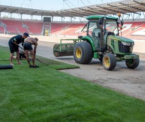 Nowa murawa na stadionie Widzewa