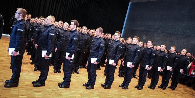 Kraków będzie miał nowych policjantów. Właśnie złożyli ślubowanie