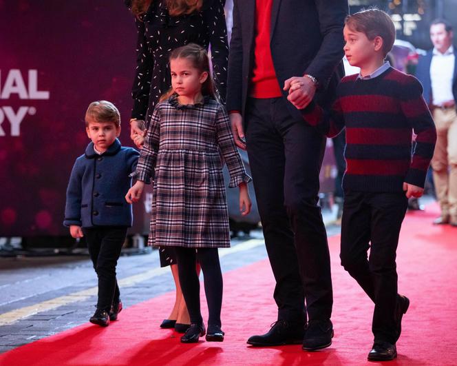 Kate Middleton i książę William z dziećmi