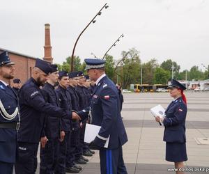 Dolnośląska policja przyjęła aż 37 nowych funkcjonariuszy. Zobacz zdjęcia i nagranie ze ślubowania