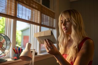 W obsadzie m.in. Emily Alyn Lind jako Cadence Sinclair Eastman, Shubham Maheshwari jako Gat Patil, Esther McGregor jako Mirren Sinclair Sheffield oraz Joseph Zada jako Johnny Sinclair Dennis. 