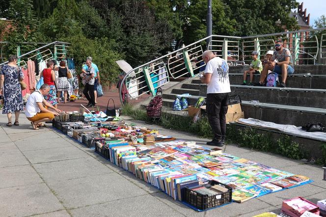 Wyprzedaż garażowa na placu Krakowskim w Gliwicach 