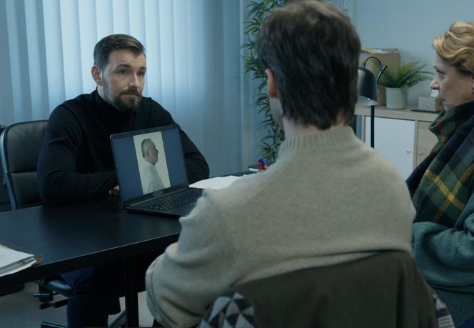 Barwy szczęścia, odcinek 3202: Kodur (Oskar Stoczyński), Józefina (Elżbieta Jarosik), Cezary (Marcel Opaliński)