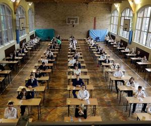 Egzamin ósmoklasisty 2023 angielski - przecieki i zadania. Co będzie na egzaminie 25.05?