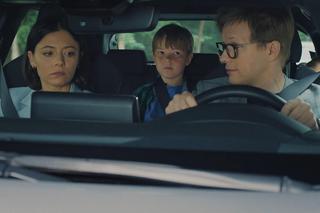 M jak miłość, odc. 1752: Iza (Adriana Kalska), Radek (Philippe Tłokiński), Szymek (Staś Szczypiński), Maja (Laura Jankowska)