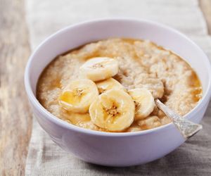 nocna owsianka z bananem i lnem
