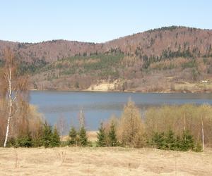 To jedno z najpiękniejszych jezior w Małopolsce. „Zagrało” Dniepr w „Ogniem i mieczem”