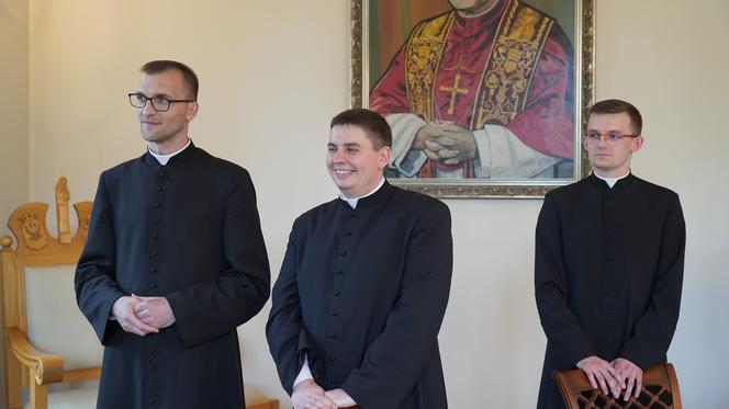Nowi księża z diecezji tarnowskiej mają pierwsze parafie. Sprawdź, gdzie ich wysłał biskup Andrzej Jeż