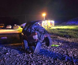 Kierujący samochodem Audi stracił panowanie nad pojazdem i zjechał z drogi na pobocze 