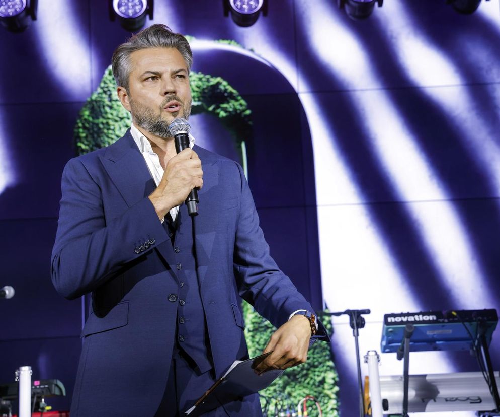 Olivier Janiak bez tajemnic w Mellinie. Gwiazdor TVN opowiada o pracy, ojcostwie i szalonych zaręczynach