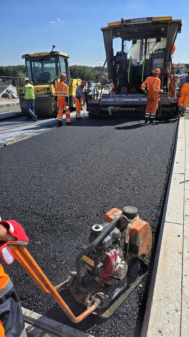 Koniec czekania na szlabanach. Rewolucja na Chełmżyńskiej. Zobacz, jak powstaje nowy wiadukt za miliony