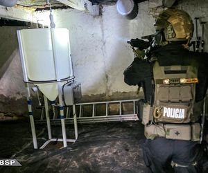 Potężne uderzenie CBŚP na Śląsku. Zlikwidowali fabrykę narkotyku zombie i przejęli towar za 6 mln zł