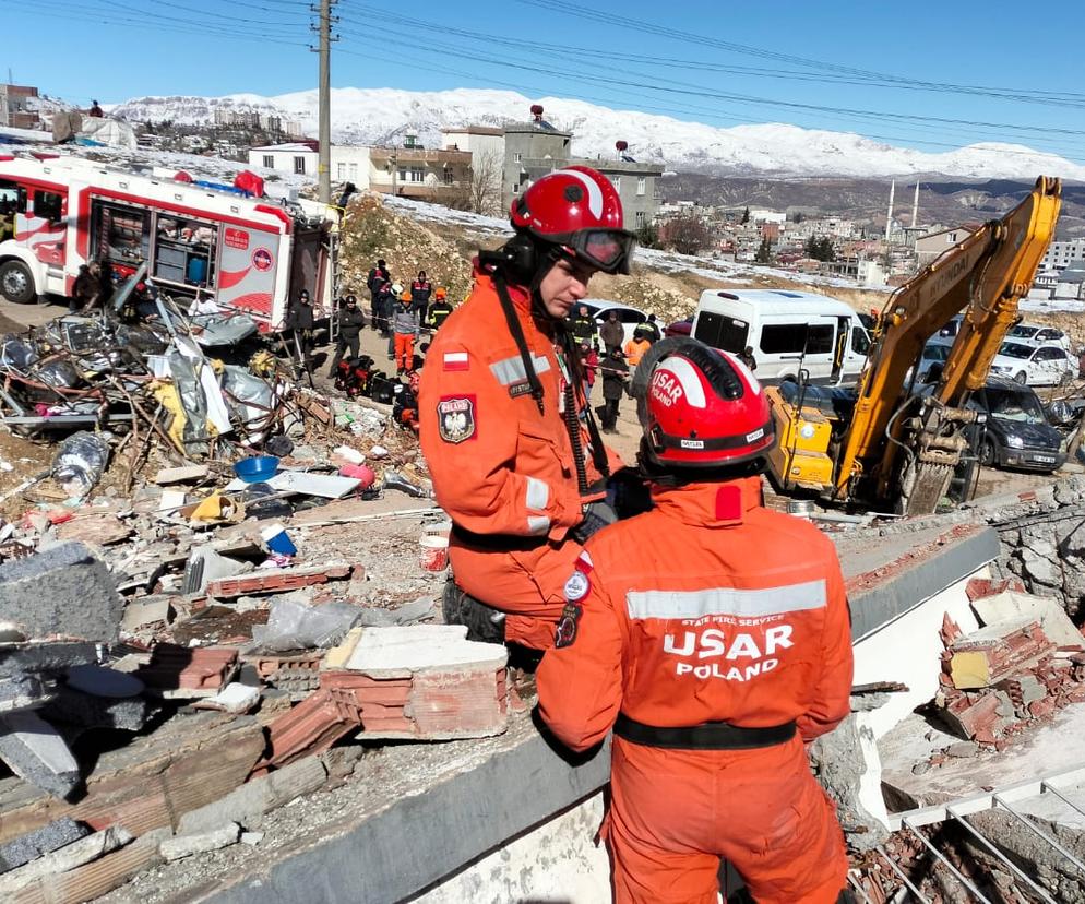 Strażacy z Nowego Sącza,  ktorzy byli w Turcji wrócili do domów.  Uratowali 12 osób 