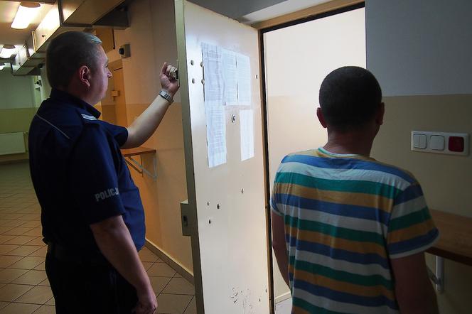 Policjanci z zatrzymanym obywatelem Mołdawii