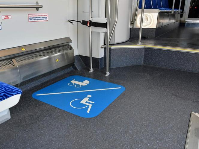 Tylko jeden wózek dziecięcy lub inwalidzki w tramwaju i autobusie 