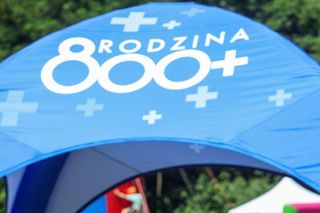 1100 złotych zamiast 800 plus? Ci rodzice mogą liczyć na wyższe świadczenie