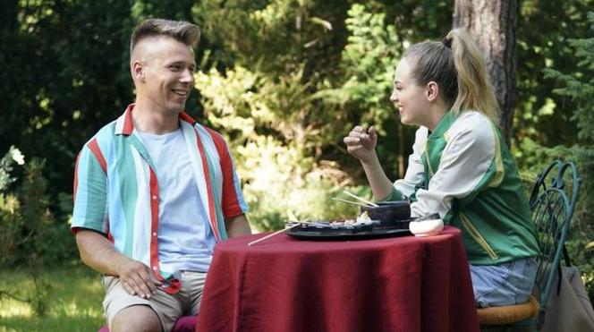 Barwy szczęścia odc. 2560. Oliwka (Wiktoria Gąsiewska), Patryk (Konrad Skolimowski)