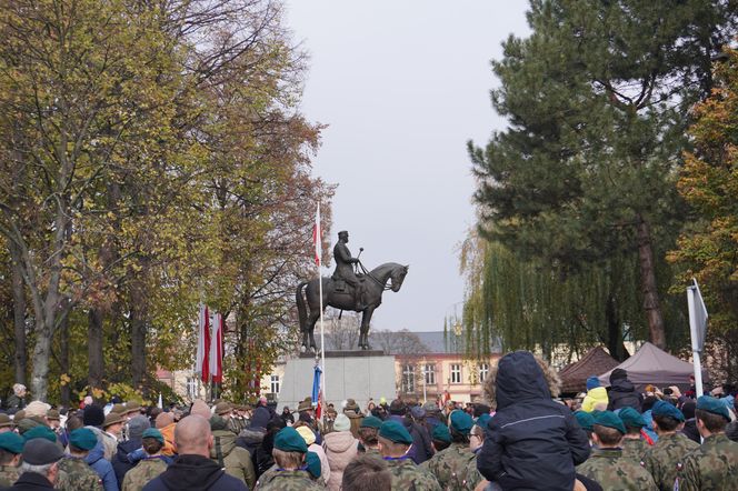  Uroczystości pod pomnikiem Józefa Piłsudskiego w Rzeszowie 