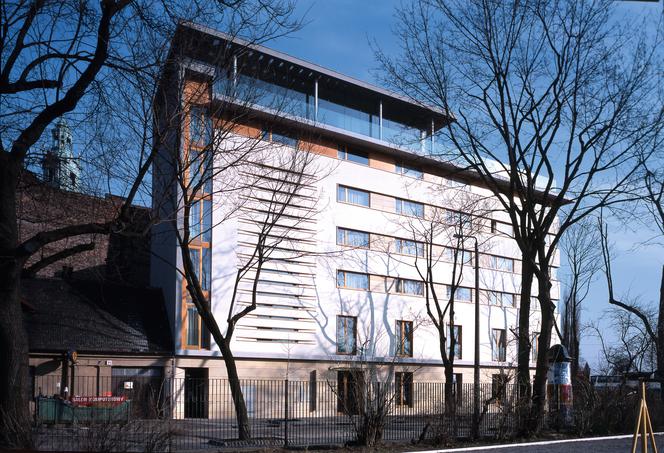 Hotel Pod Wawelem przy placu Na Groblach w Krakowie, proj. Biuro Projektów Lewicki Łatak, 2000-2005