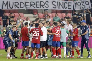Skandaliczny transparent kibiców Maccabi. Polska domaga się stanowczej reakcji UEFA