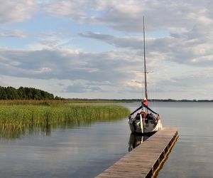 Wakacje rozczarowują pogodą? Sprawdź listę mazurskich jezior, gdzie woda jest ciepła jak zupa!