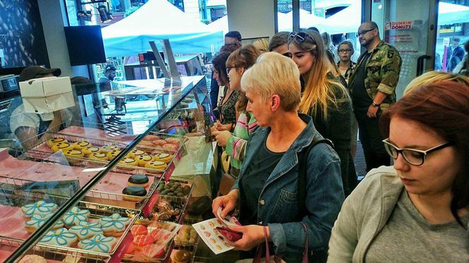 1 Dunkin' Donuts zawitał do Łodzi. Na Piotrkowskiej kolejki