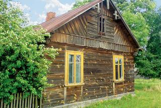 Stara chata z drewna