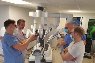 Lekarze słupskiego szpitala testują kolejnego robota operacyjnego 