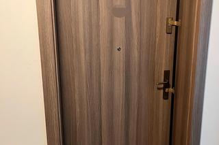 Zabójstwo 22-latka w Lublinie. Ojciec znalazł pod łóżkiem zwłoki syna. Sąsiedzi mówią o dziwnych hałasach 