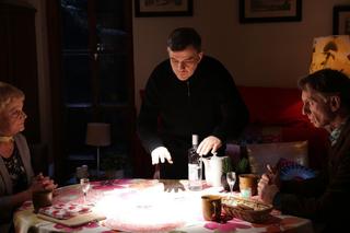 M jak miłość, odcinek 1508. Kisielowa (Małgorzata Różniatowska), Robert Żak (Krzysztof Tyniec), Leon (Dariusz Toczek)