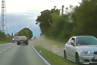 Kierowca bmw pędził ścieżką rowerową pod Bydgoszczą. Policjanci mówią, że uciekał